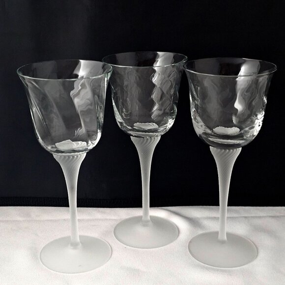 Valerie Frosted Wine Glass 8" set-3 Crystal Clear 8oz optic swirl satin stem - Picture 3 of 9